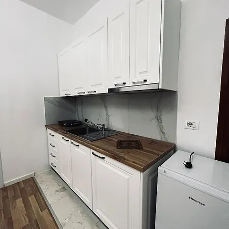 Mecani Guesthouse Pensionat Vlorë