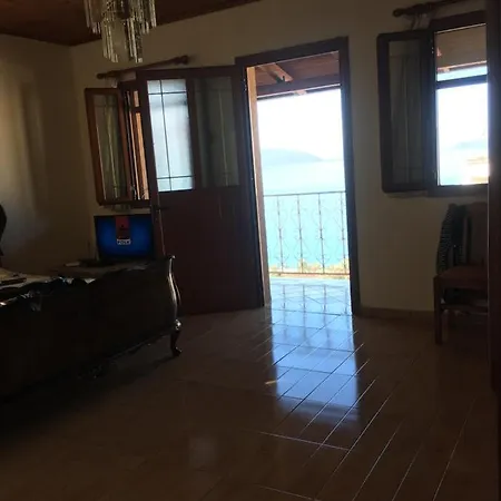 Mecani Guesthouse *