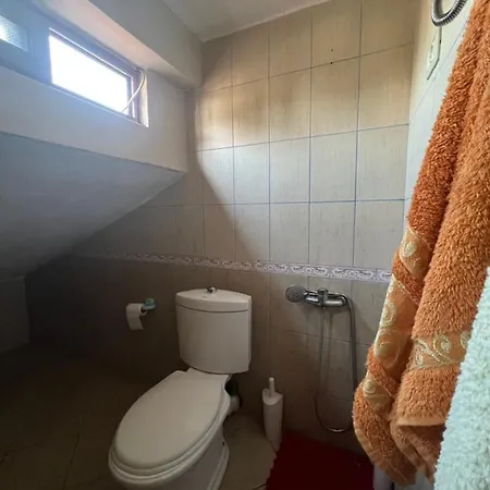 Mecani Guesthouse