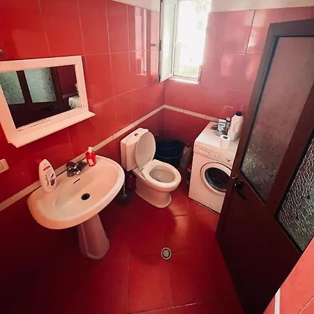 Mecani Guesthouse *